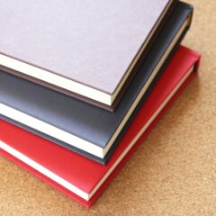 商業出版と自費出版の違いは?それぞれの特徴と違いを詳しく解説