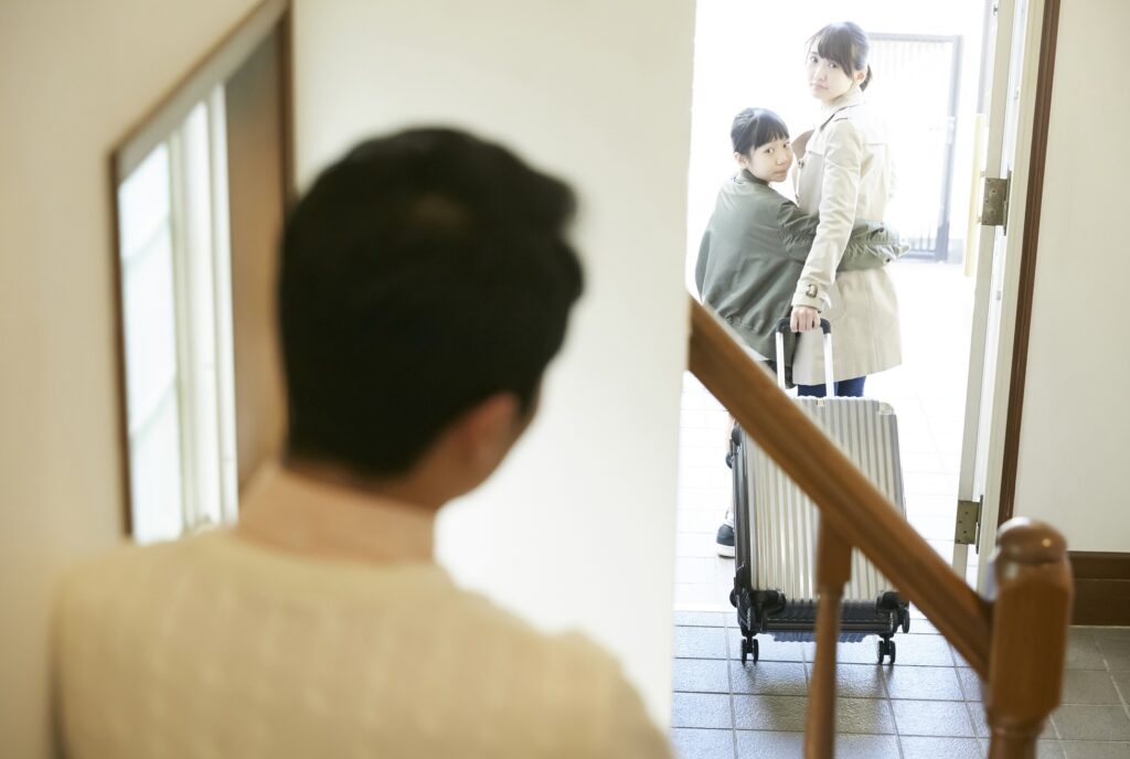 子供を連れて家出をしようとするパートナー