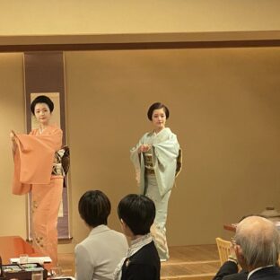 押田先生の「赤い糸と人脈」の出版記念パーティーでした。